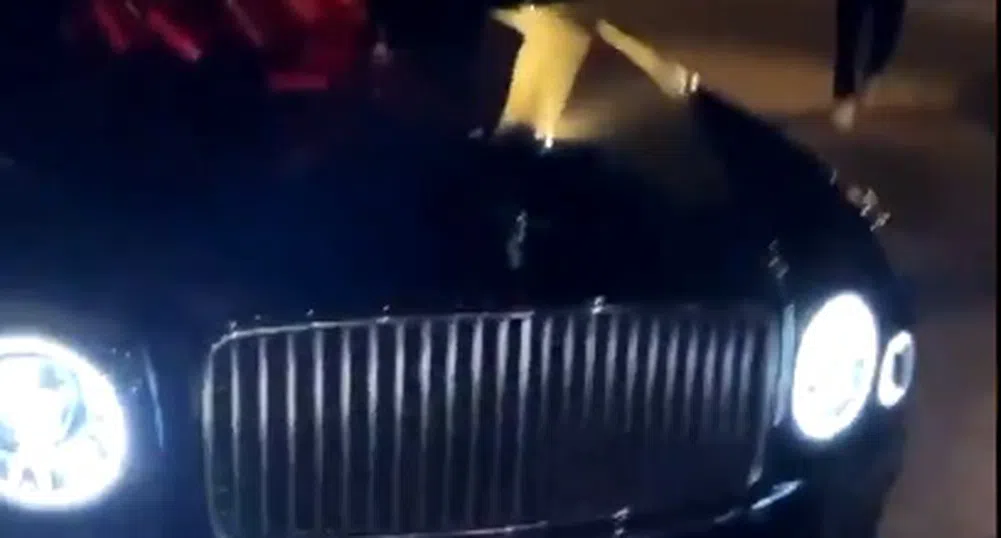 Рапър изненада майка си за рождения ден с чек за 1 млн. долара и Bentley