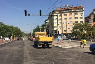 Трафикът през Орлов мост е възстановен
