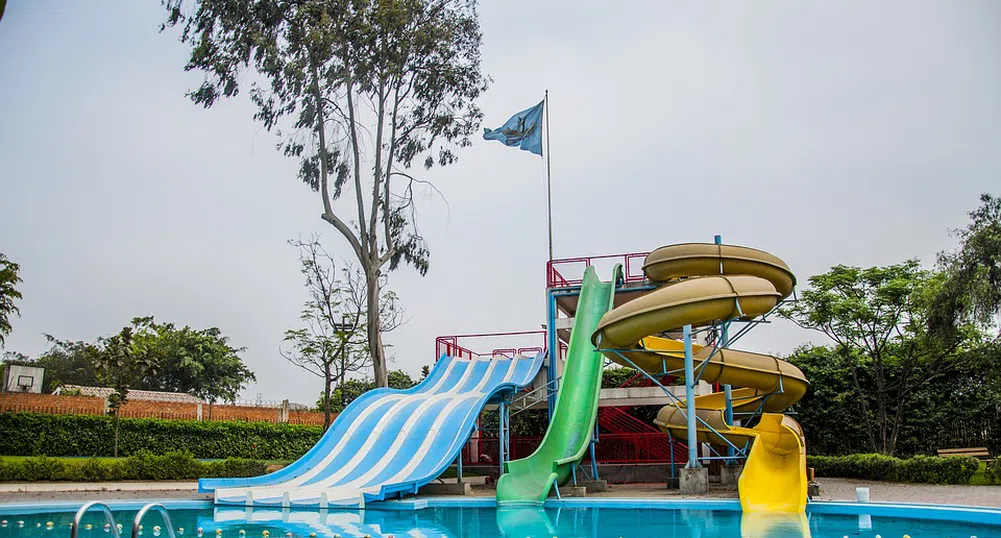 Първият аквапарк в София отваря до дни