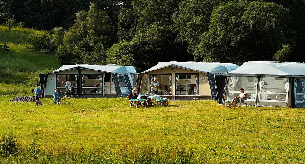 Създават правила за палатките, кемперите или караваните извън къмпингите