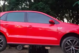 Австралиец използва мотокар, за да предотврати кражбата на автомобила си