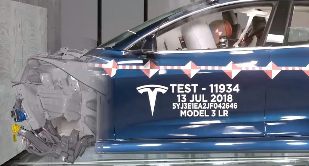 Лабораторията на Tesla за краш тестове