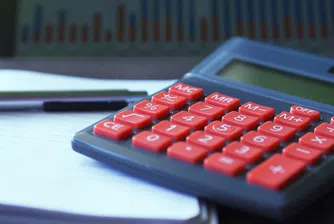 Осем компании с по над 7% дял в общото застраховане