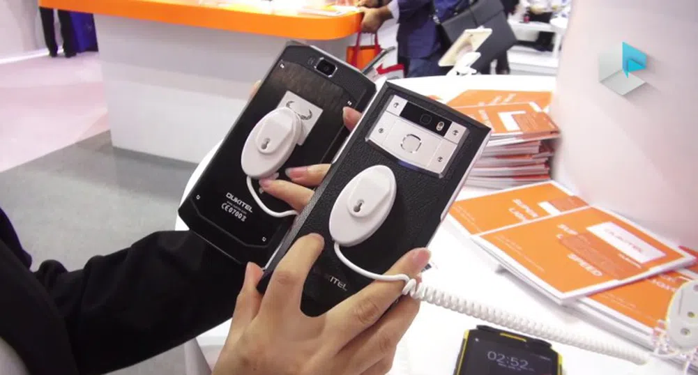 Колко време се зарежда телефон с 10 000 мАч батерия?