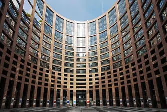 Антиевропейските партии с една трета от местата в европарламента?