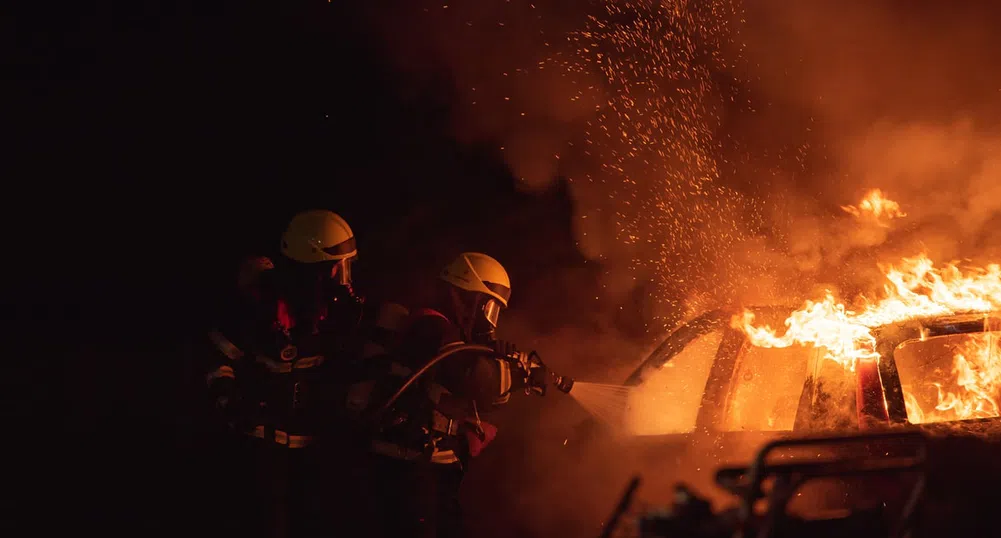 Тази година французите изгориха по-малко автомобили в новогодишната нощ