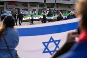 Ситуацията в Израел повишава интереса към златото и долара, петролът скача