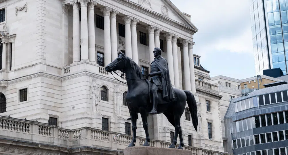 Английската централна банка губи много от облигации и ще става още по-лошо