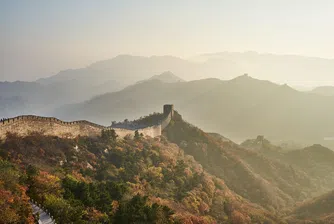 Китайският дракон срещу американския орел – може ли юанът да замени долара