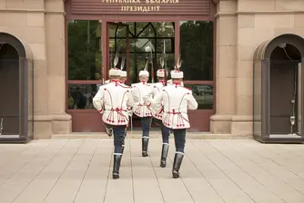 Президентът Радев свиква министри заради разпространението на COVID-19