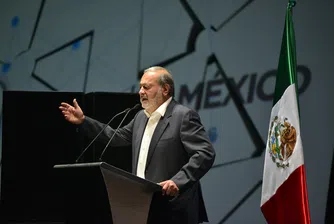 Карлос Слим е по-беден с 16 млрд. долара, но много по-популярен