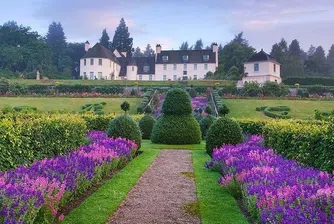 Къде ще живее крал Чарлз III: Неговите 13 замъка, частни острова и имения