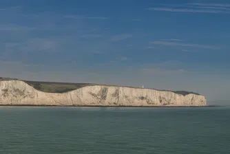 Нов рекорд за най-много мигранти, прекосили Ламанша за ден