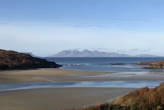 Остров с 30 жители си търси нови обитатели