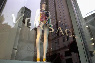 Три въпроса за луксозната мода след придобиването на Capri от Tapestry