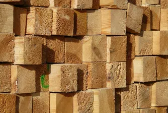 Дървеният материал с рекорден темп на поевтиняване