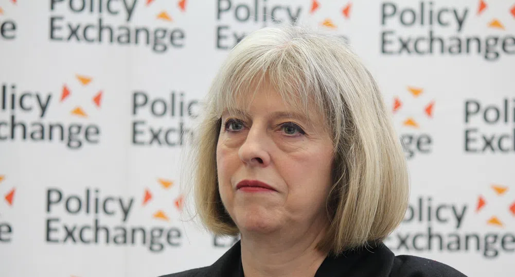 ВВС цензурира песен, определяща Тереза Мей като лъжкиня