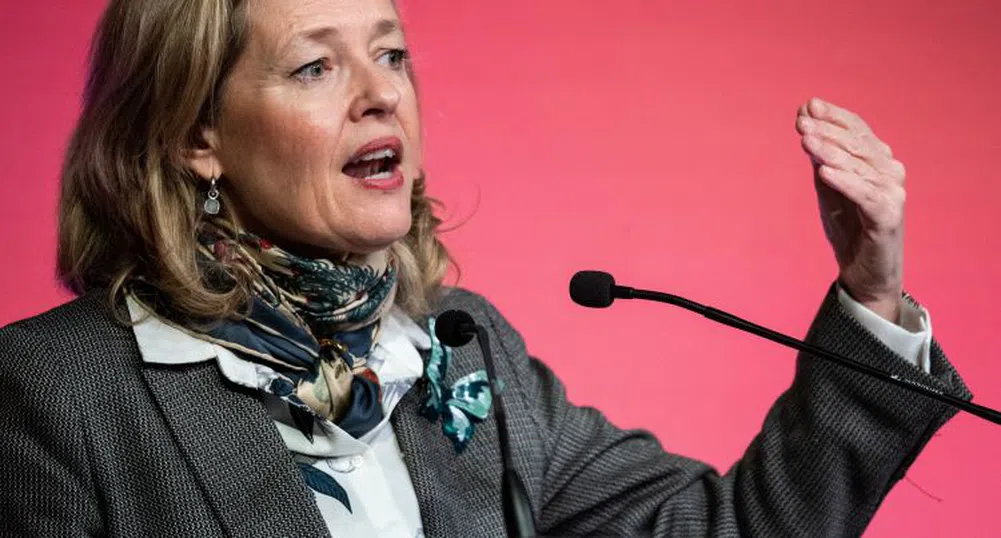 За първи път в историята: Жена застава начело на ЕИБ. Коя е Надя Калвиньо