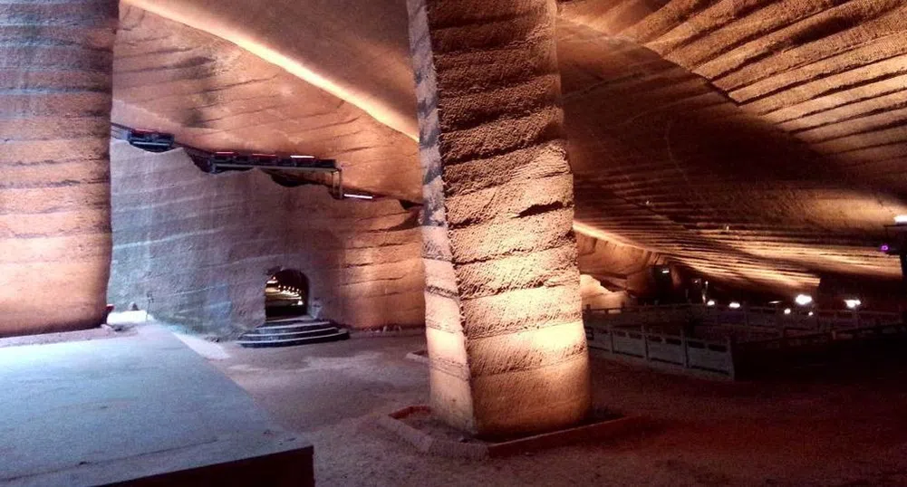 Мистерията на древните пещери Longyou