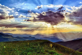 Астрономическото лято ни носи жеги, но следобедният дъжд остава