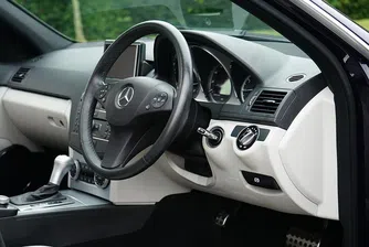 Компания подари кола на всеки от 4 116-те си служители