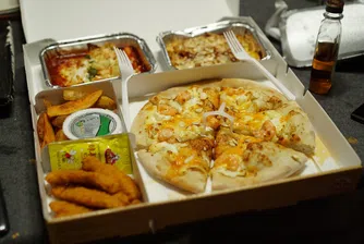 Доставчиците на храна похапват от поръчките на своите клиенти