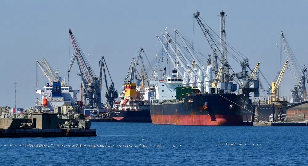 Евакуиран е екипажът на кораба Царевна от пристанището в Мариупол