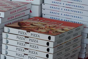 Ваксините в Румъния пристигнаха в кутии за пици