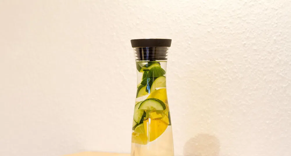 Вода Саси: Как да приготвите легендарната напитка за отслабване