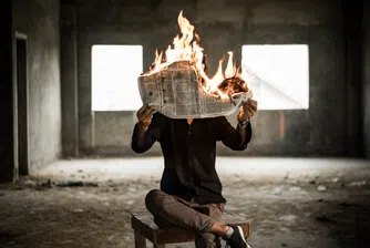 Тръмп с белезници, папата с пухенка. Фейк реалността на AI ужасява медиитe