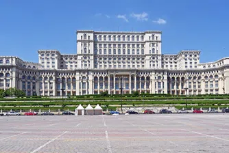 Ротацията на премиерите в Румъния се отлага заради стачка на учителите