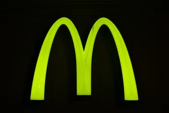 Най-малкият McDonald's в света отвори врати, но само за... пчели