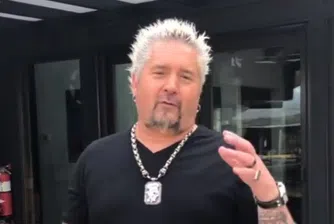 Гай Фиери подписа договор за 80 млн. долара с Food Network