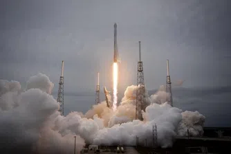 Части от ракета на SpaceX се приземиха на ливада в Австралия