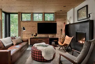 Къща в гората, проектирана за отмора през уикенда