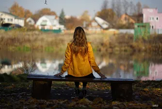 Изправената стойка при седене ни прави по-щастливи