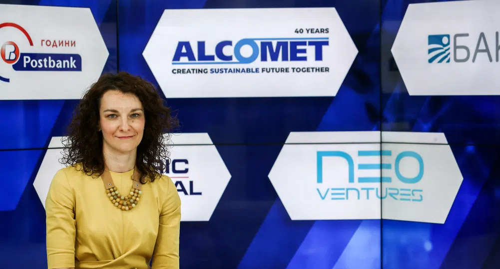 Рая Стефанова, Параграф 42: На преден план излязоха служителите