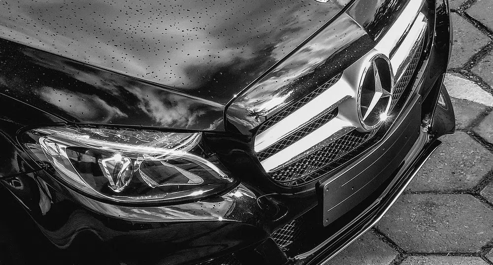 Mercedes изтегля 1.3 милиона автомобила заради дефект