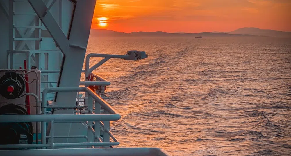 9 българи са в неизвестност след пожара на ферибот в Йонийско море