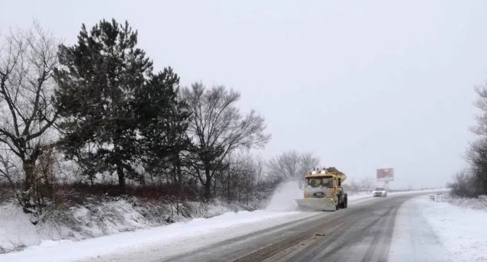 Всички републикански пътища са проходими при зимни условия