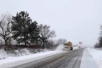 Всички републикански пътища са проходими при зимни условия