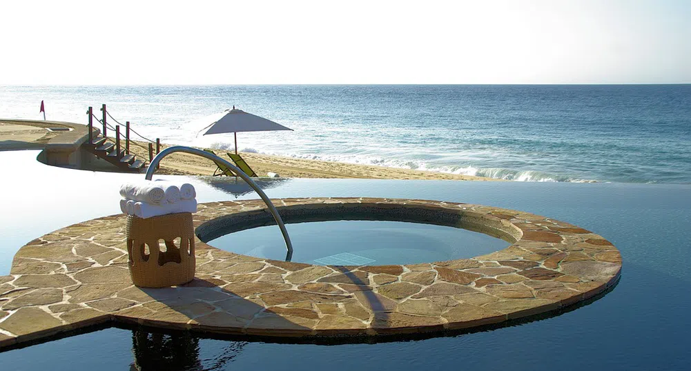 Щатски кмет призова от курорт в Мексико съгражданите си да си стоят вкъщи