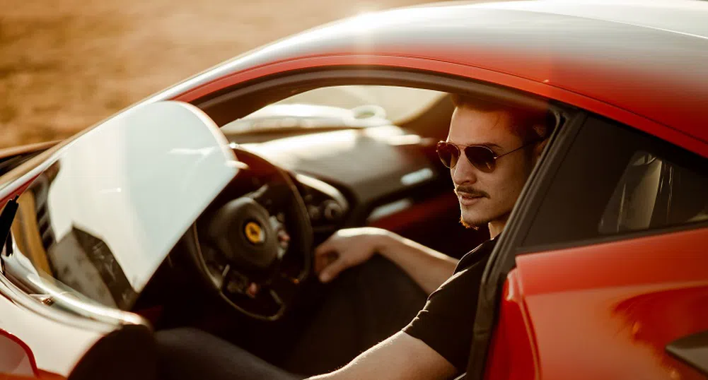 Краят на любовната афера на мъжете и техните коли наближава