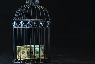 Американските компании страдат, а акциите им поскъпват. Каква е причината?