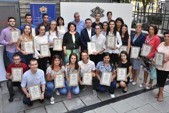 КФН проведе образователна програма за ученици