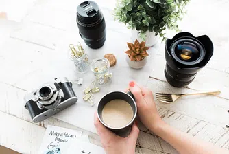 Имате ли саксия с цвете на бюрото?