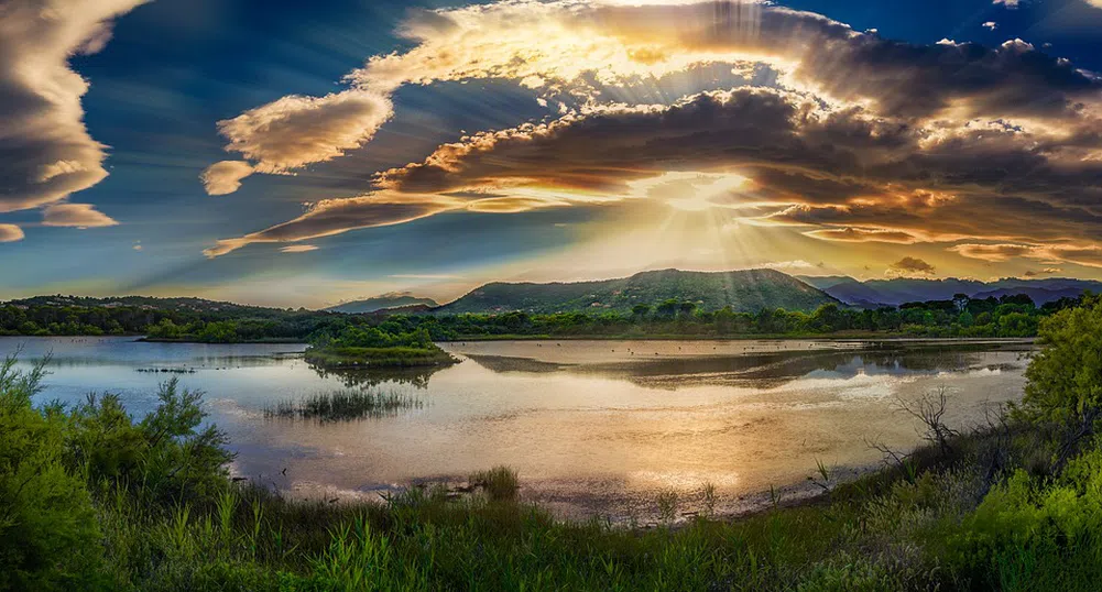 Предимно слънчево време ни очаква днес