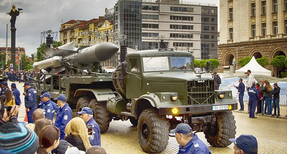 Автоколони с военна техника ще се придвижват по пътищата у нас