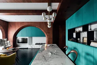 Дървени арки и тюркоазено