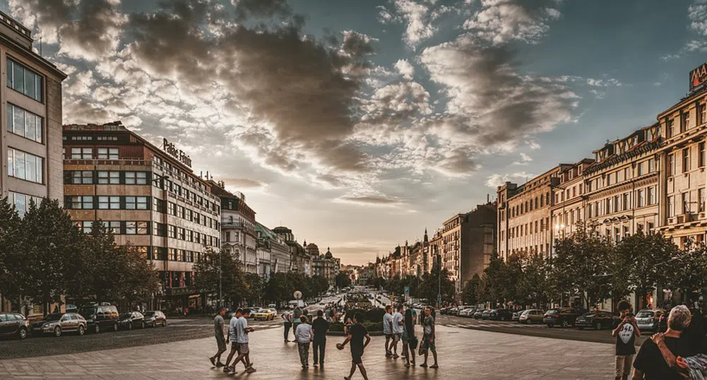 Чешкият премиер си изпусна нервите, псува в парламента